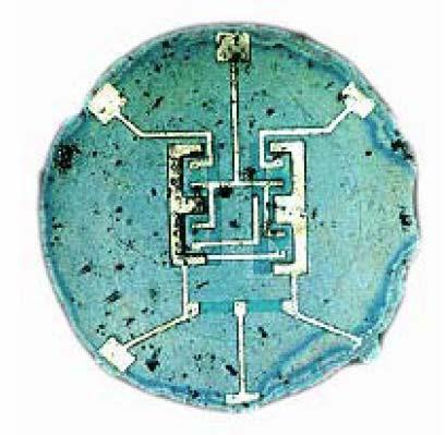 1958: uitvinding van de geintegreerde schakeling First silicon IC chip made by Robert