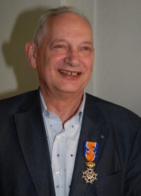 Dr. Jacques Scheres (Officier in de orde van Oranje Nassau), voor zijn bijzondere verdiensten voor de samenleving,