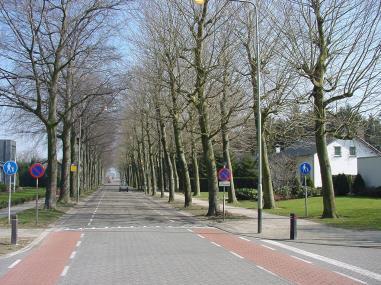 Stedenbouwkundige aandachtspunten Ligging in de omgeving Behoud van de bestaande ruimtelijke structuur Oriëntatie van bebouwing op de hoofdstructuur Massa en vorm van het gebouw Vernieuwende