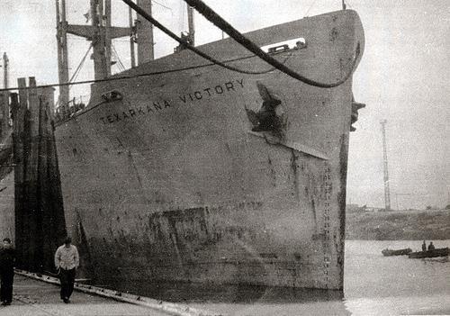 , 6-6-1963 vervangen door de ARKELDYK, 4-4-1963 verkocht voor sloop aan Walter Ritscher, Hamburg, doorverkocht aan IJzerhandel Hollandia, in beheer bij J. & B.