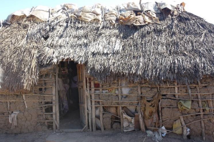 De schittering van een kleine ster Kenia, december 2015 Tijdens een recent veldbezoek aan KidsCare in Kenia kwam de gedachte aan de kerststal in ons op.