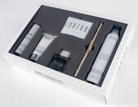 19,95 Home & Beauty giftset 6 delig 92204 Janzen Home & Beauty Giftset 6 delig Grey 04 Cedar &