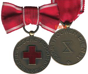 5 jubilarissen van de Rode Kruis afdeling Sittard en Omstreken Donderdag 7 sep.