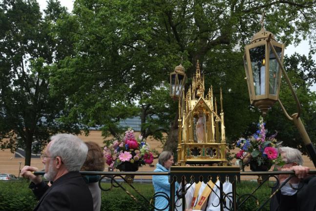 Liduina. Een processie ter ere van Sint Gummarus, een heilige uit de zevende/achtste eeuw.