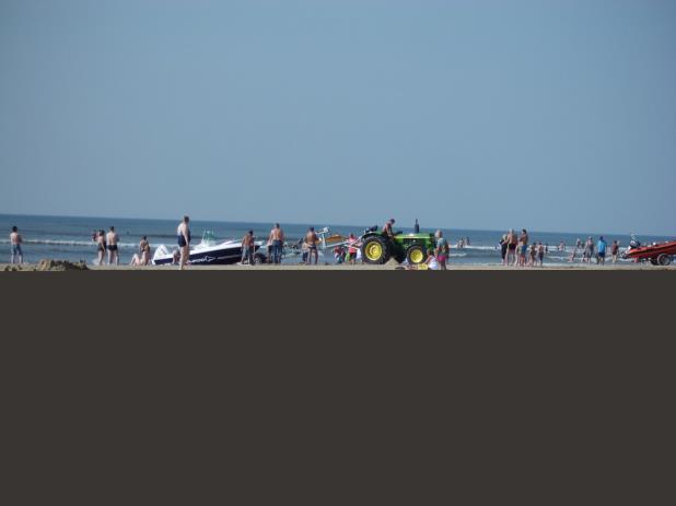 toegestaan op het activiteitenstrand.