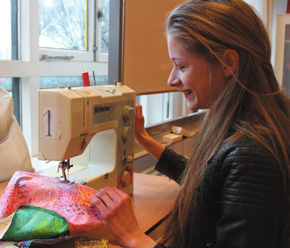 Daarnaast zijn er algemene informatieavonden voor ouders en kan een huisbezoek door de mentor of stagedocent gepland worden. Alle ouders en bekenden zijn welkom op de jaarlijkse Open Avond.