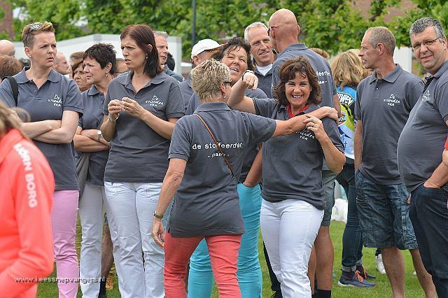 Voorwoord Wat fijn dat jullie je hebben opgegeven om mee te lopen met de SamenLoop voor Hoop! We hopen er met elkaar een bijzonder evenement van te maken.