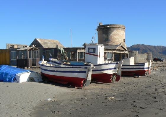 Wat verder staat de Torreon de Cabo de Gata, die van de