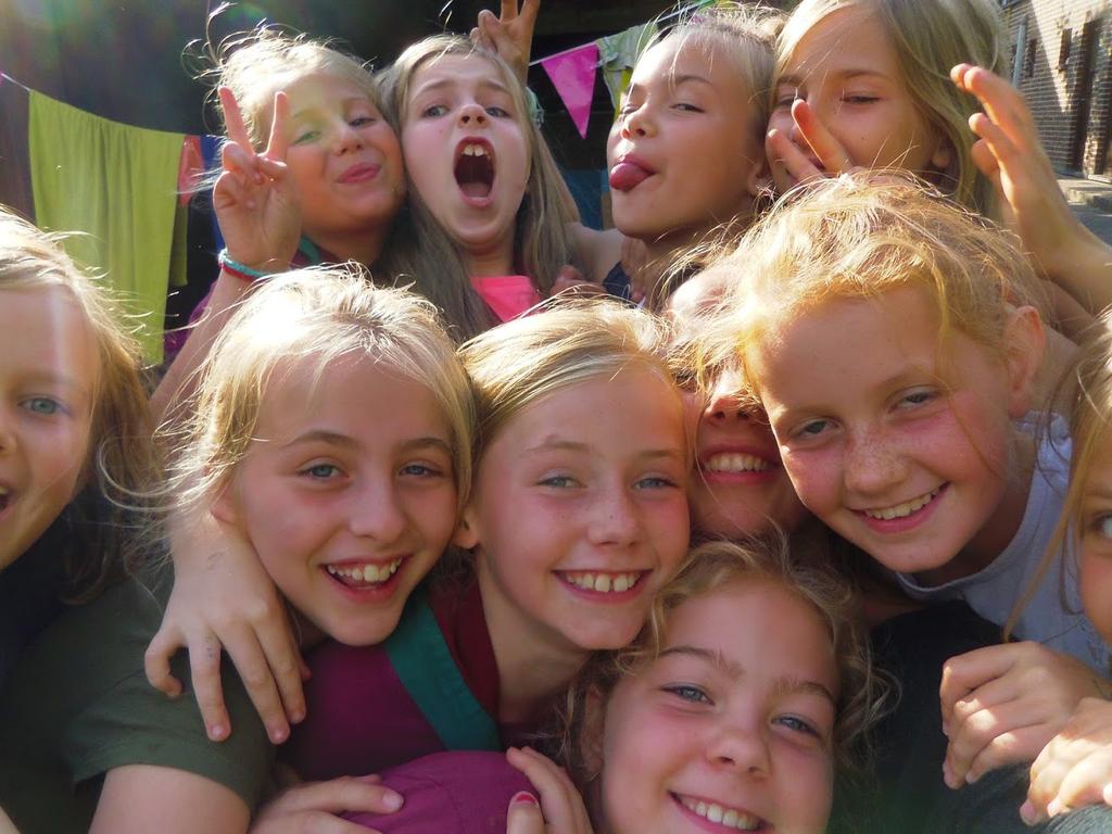 14u tot 17u 10 Nu 14u30 tot 17u15 Lokaal het schooljaar helemaal is herbegonnen is het tijd om jullie nieuwe school-, turn-, zwemvriendjes mee te nemen