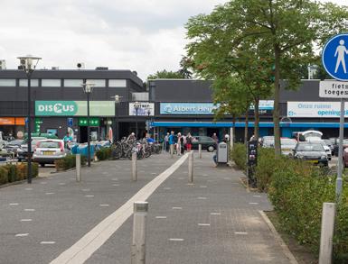 Tevens is de woning gelegen op loopafstand van het Catharina Ziekenhuis.