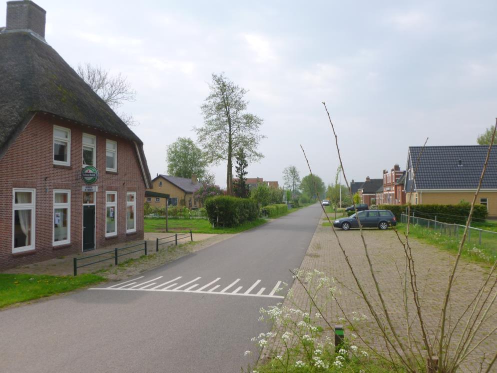 Landschappelijk is Sumar aantrekkelijk gelegen in de Friese Wouden met z n vele Elzensingels, doch op de overgang naar het veengebied van Midden-Fryslân.