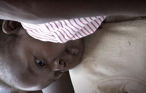 Drive Against Malaria - Newsflash - Januari 2014 (Samenstelling & edit: Julia Samuël en Hans Uffing) Stel je voor; je helpt een vrouw te bevallen in het holst van de nacht zonder de juiste