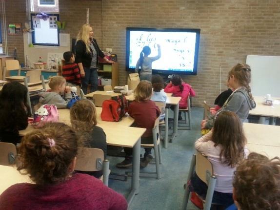 digiborden Extra handen Veel lezen helpt Nieuws van de combinatiefunctionaris, waaronder Singelloop Interne contactpersonen Lentekriebels Zomerschool CJG over autisme Schoudercom Tijdig aanmelden