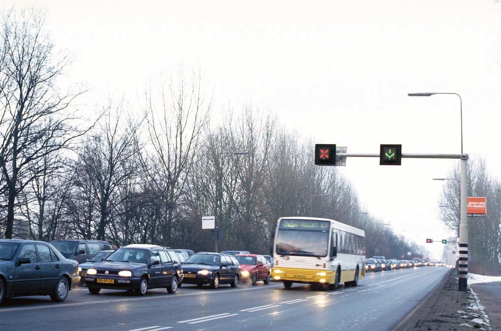 Benuttingsmaatregelen veelal kosten-effectief Benutting in de stad: niet alleen wenselijk maar ook noodzakelijk Benuttingsmaatregelen vormen een aanvulling op infrastructuur en OV, niet een