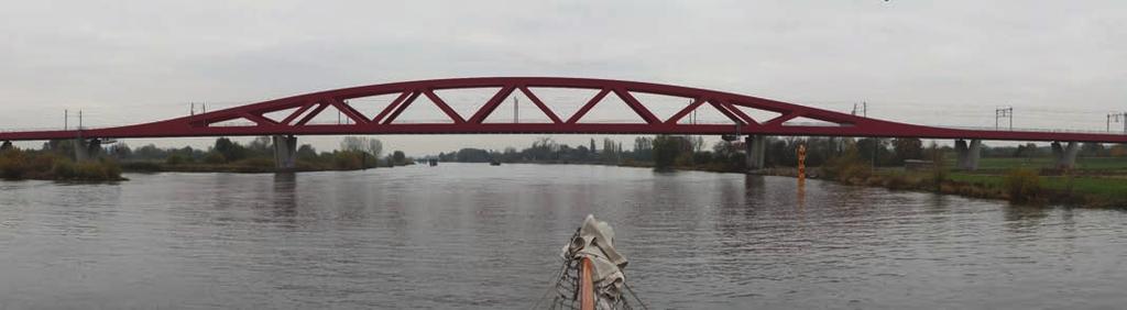 Het kanaal is niet bevaarbaar voor de recreatievaart. Ten zuiden van kilometerraai 979 ligt de Hanzespoorbrug van Zwolle (marifoonkanaal 18).