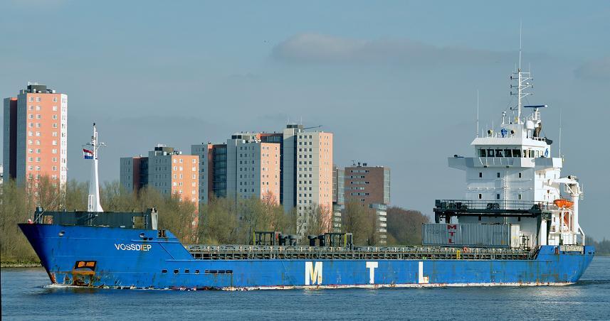 VLIEDIEP, IMO 9224154 (NB-232), 7-4-2001 te water gelaten bij Bodewes Scheepswerven B.V., Hoogezand onder bouwnummer 604., 7-5-2001 vertrokken van de werf naar Delfzijl, 12-5-2001 opgeleverd aan C.V. Scheepvaartonderneming m.