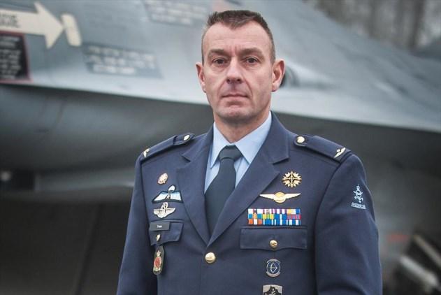 In 1991 maakte hij de overstap naar de Koninklijke Luchtmacht. Kort na zijn opleiding tot jachtvlieger werd hij verschillende keren ingezet bij de luchtoperaties boven het voormalig Joegoslavië.