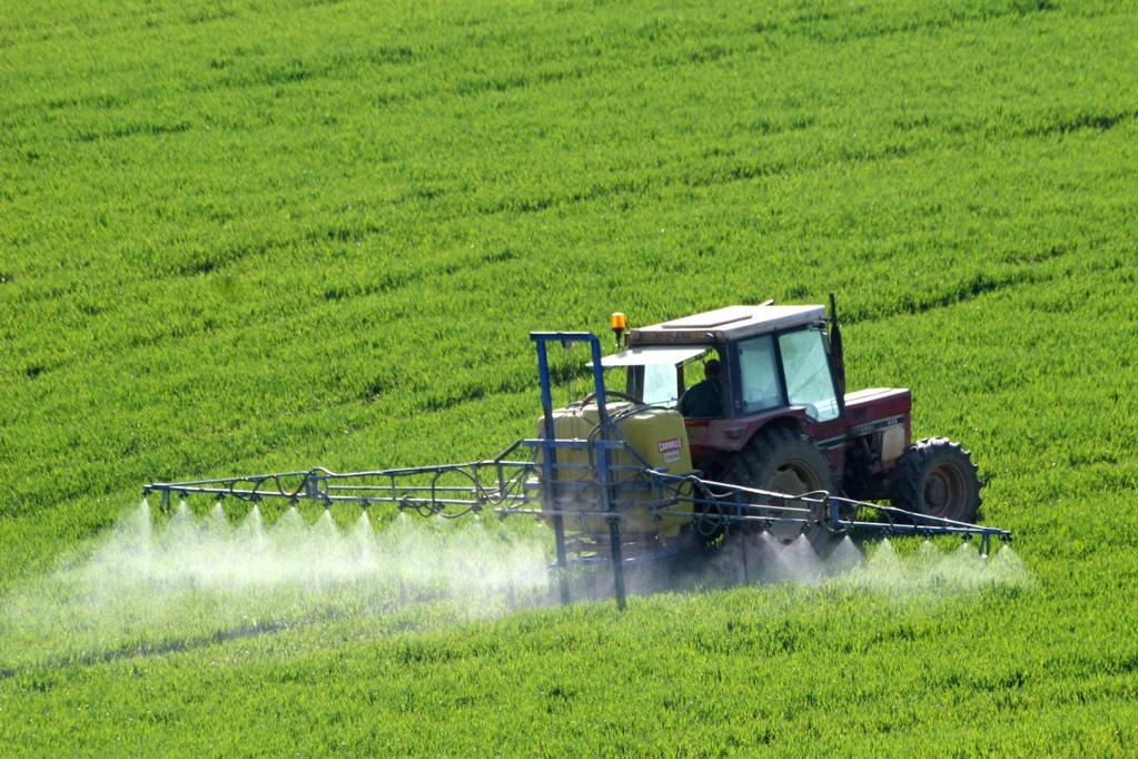 gewasbeschermingsmiddelen op basis van paraquatdichloride, op last van de Europese Commissie, door het College voor de Toelating van Gewasbeschermingsmiddelen en Biociden (CTGB) per 1 augustus 2007