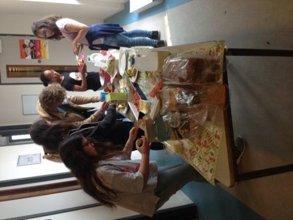 Gezonde lunch Groep 6 en 8 hebben vorige week genoten van de gezonde lunch, aangeboden door AH.