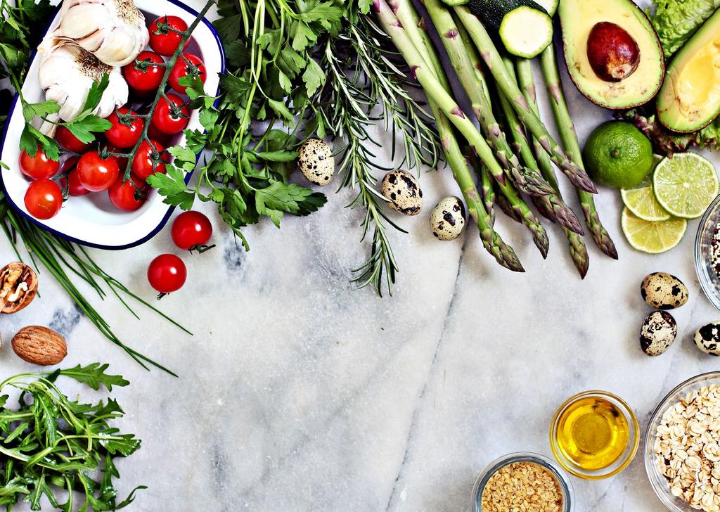 Zó organiseer je een zondagse lunch In je eentje genieten van de producten van Delhaize Bio is leuk, maar samen smullen is nog leuker!