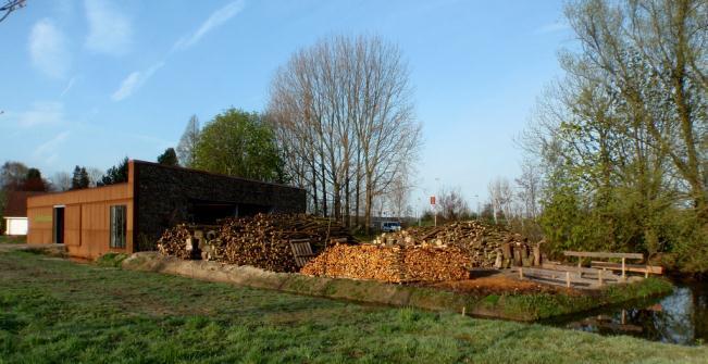 t Buitenblad Nieuwsbrief van de Vereniging LANDSCHAPSBEHEER VLEUTEN - DE MEERN Voorheen Knotgroep Vleuten - De Meern Jrg. 1 december nr.