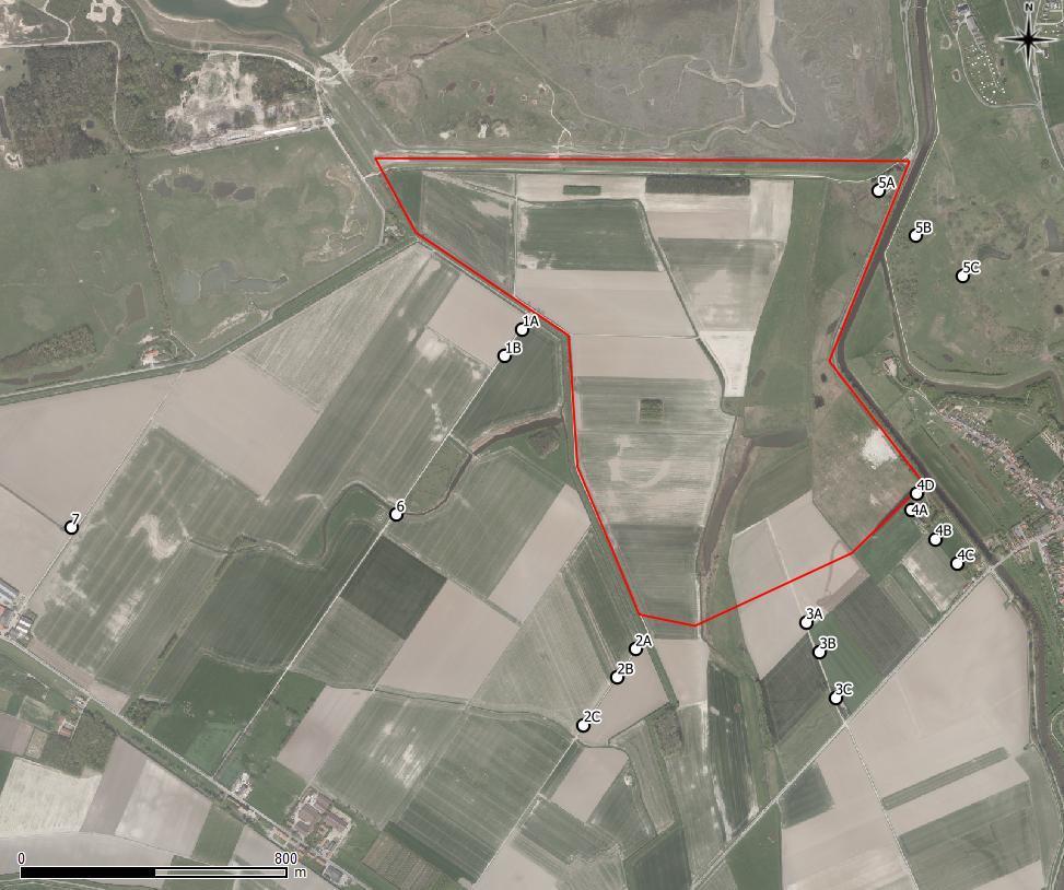 lithologie. De lithologische informatie werd na de meting direct gebruikt voor het correct plaatsen van de filterstelling en de kleistoppen van de peilbuizen.