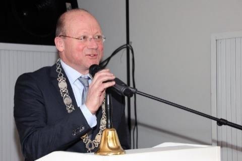 Het toelichtende verhaal van Rob Blans werd ondersteund met beelden uit het verleden, een presentatie verzorgd door het Mijdrechtse Event Station van John den Hollander.