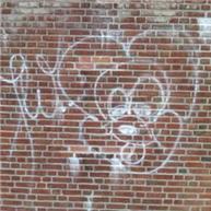 Exterieur 01 Gevels Gevelconstructie metselwerk Lage dak thv nr56 Graffiti, bekladding Urgentie: 3 Op lange termijn Activiteit: