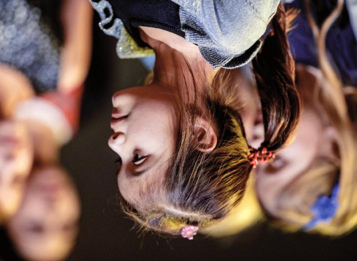 theatermaker op de planken wordt gezet.