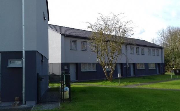 WICHELEN 3.2.4. Dakrenovatie Schellebelle 4340/2014/0276/01 (perceel 2) In Wichelen kregen 28 huizen in Kloosterland Burgemeester D Hollanderlaan te Schellebelle een nieuwe dakbedekking met isolatie.