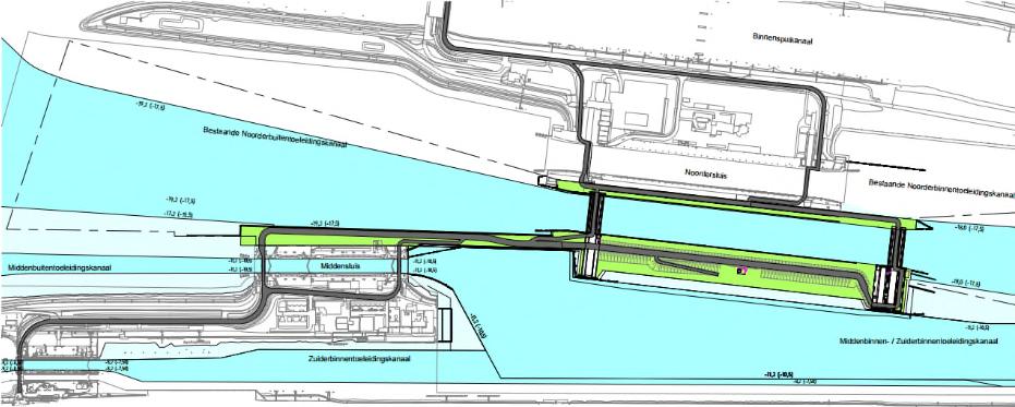 2 operationele sluisdeuren en 1 reservedeur in onderhoudsdok Sluisdeuren