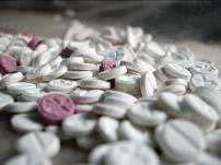 16 Synthetische drugs Synthetische drugs zijn verdovende of hallucinerende middelen die door synthese worden opgebouwd.