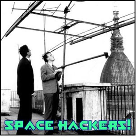 Ook werd nog de film Space Hackers vertoond. Deze film was al eerder vertoond in 2009 en Hans, PAØHRM heeft er in de Beam van september 2009 (PSE QSL 50) al over geschreven.