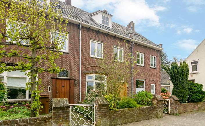 thuis in Breda Sterke punten van het huis Karakteristieke ruime erkerwoning Sfeervolle woonkamer met erker Moderne