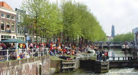 Op ruimtelijk vlak: - Het creëren van een verblijfsruimte die betekenis heeft voor de wijk en de gehele stad, èn die het schakelpunt vormt tussen de binnenstad, het Jaarbeursplein, Lombok en Nieuw