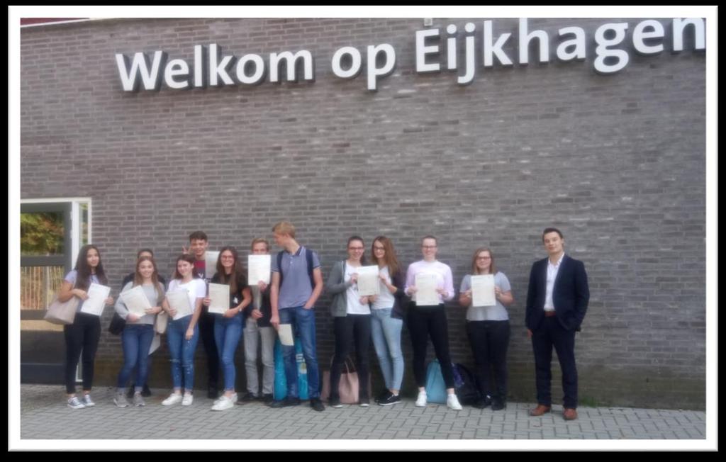 First Certificate English Afgelopen week ontving een groep kandidaten hun certificaat First Certificate English.