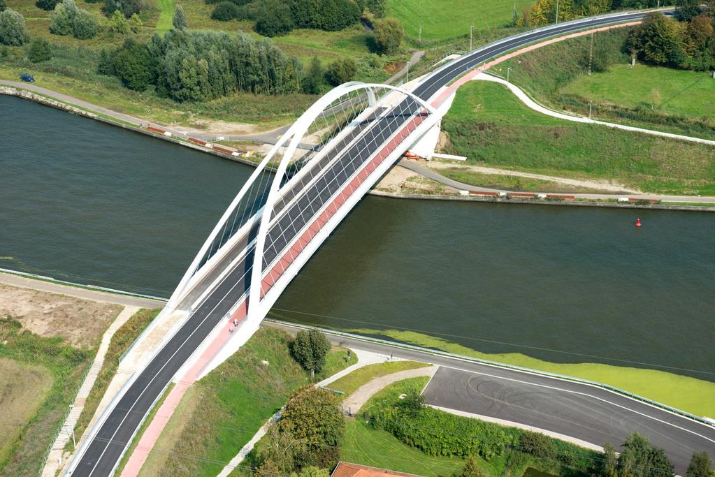 Op het einde van 2014: l l l l hebben al 28 bruggen een doorvaarthoogte van 9,10 meter is voor 3 bruggen de verhoging in uitvoering of gebudgetteerd moeten 31 bruggen nog worden herbouwd, waarvan 1