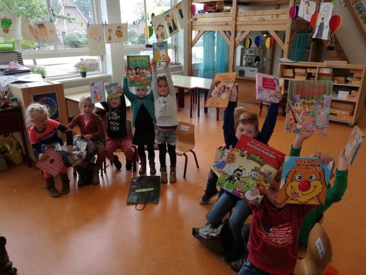 hun kleinkinderen spelen. Prachtig om te zien!