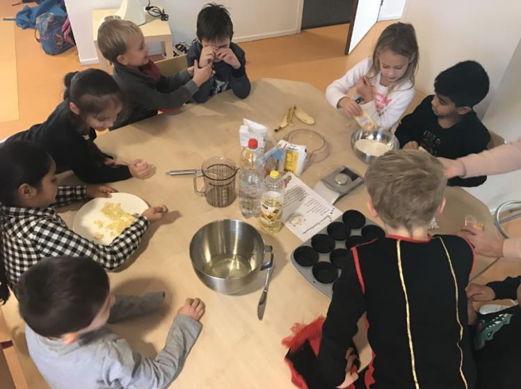 Het was prachtig om te zien hoe de kinderen in no time alles weer keurig netjes opgeruimd hadden. Bij diverse ouders hoorde ik de uitspraak: Deden ze dat thuis ook maar!