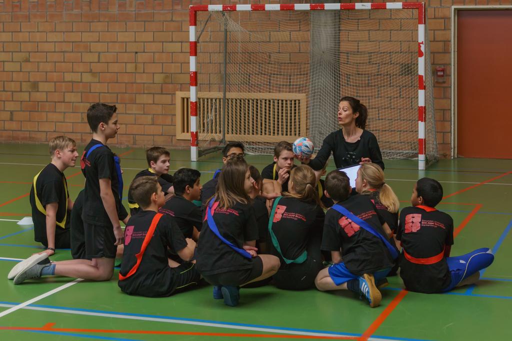 Materiaallijst 1ste jaar Voor mensen die schoolmateriaal willen bestellen via de groepsaankoop (zie laatste pagina s), lijsten we hieronder even op wat elk jaar op de materiaallijst staat voor de