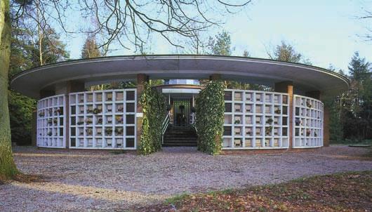 Columbarium Erica Urnen in Columbarium Erica bieden plaats aan twee asbussen.