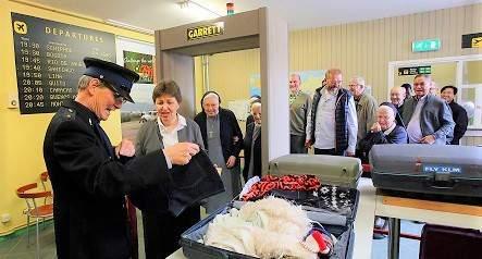 !!!!! Stedenband Helmond-San Marcos: Zondag 14 mei bezocht een delegatie van de stedenband Helmond-San Marcos het Wereldpaviljoen. Deze organisatie viert op dit moment hun 30-jarig bestaan.