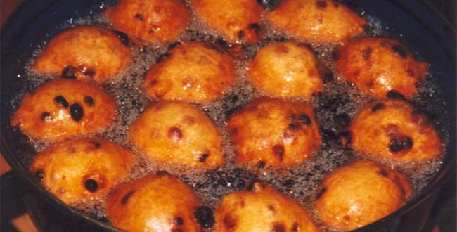 Nieuwsbrief KIOS 45 Oliebollen- en kniepertjesverkoop Uiteindelijk is alles goed gekomen en zijn er heel veel knieperties en oliebollen gebakken, verdeeld, bezorgd en opgegeten!