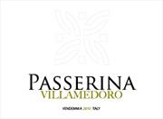 Passerina fris, subtiel, droog IGP Colli Aprutini 100% passerina en is uitgegroeid tot moderne sterspeler van de Abruzzen. De Passerina heeft een lichtgele kleur met groene schittering.