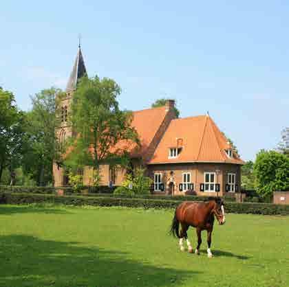 Blaricum Met respect voor de historie Prachtig Goois dorp Wie in Blaricum woont, wil er nooit meer weg. Het Gooise dorp heeft het verleiden in de genen zitten.