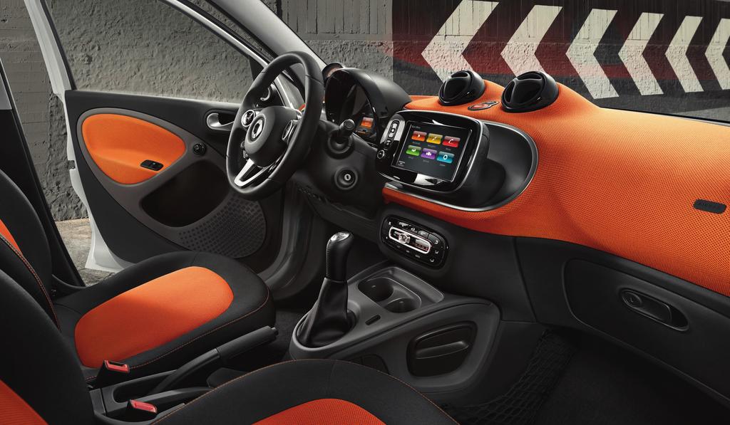 FOR Design 12 13 i see it, i touch it, i use it, i love it >> Het interieur van de smart forfour volgt geen enkele norm, behalve die van