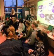 Netwerktraining Betuwe On Stage OVERBETUWE - Zo n 950 leerlingen van 14-15 jaar van het Overbetuwe College Bemmel, Elst en Huissen en het Hendrik Pierson College in Zetten leven er al een tijdje