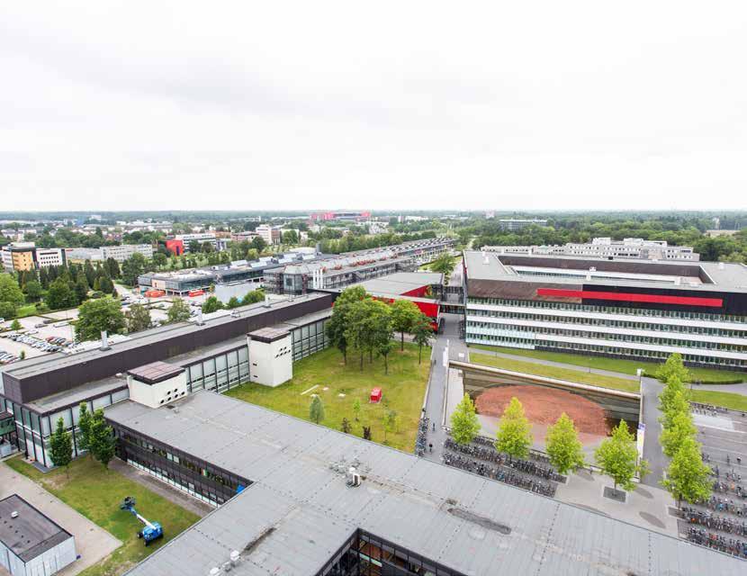 8 MASTER PUBLIC MANAGEMENT 9 DRIE MASTERCLASSES NAAR KEUZE STRATEGIEVORMING EN ORGANISATIEONTWIKKELING Leer over het leiding geven aan strategische processen in (semi-) publieke organisaties.