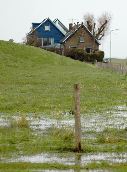 De opdracht voor deze Ontwikkelingsvisie is om te bezien hoe aan de grote vraag naar woningen en bedrijvenlocaties voldaan kan worden, op een wijze die recht doet aan eisen van kwaliteit,