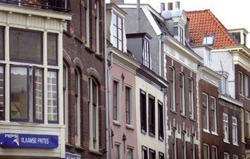 Centrum-stedelijk Box J: Vijf soorten woonmilieus Voor een globaal beeld van de Noordvleugel Utrecht is het nuttig onderscheid te maken in vijf soorten woonmilieus: Centrum-stedelijk: in de delen van